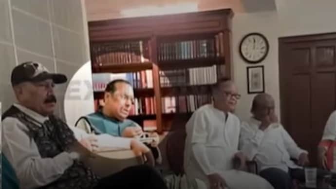 Shortly after his resignation from the TMC, Sukhendu Sekhar Roy was seen speaking with five TMC Lok Sabha MPs. Shortly after his resignation from the TMC, Sukhendu Sekhar Roy was seen speaking with five TMC Lok Sabha MPs.