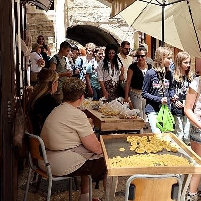 Since the beginning of 2026, more than one million overnight stays have been recorded in Bari, a 22.9% increase over a year ago.