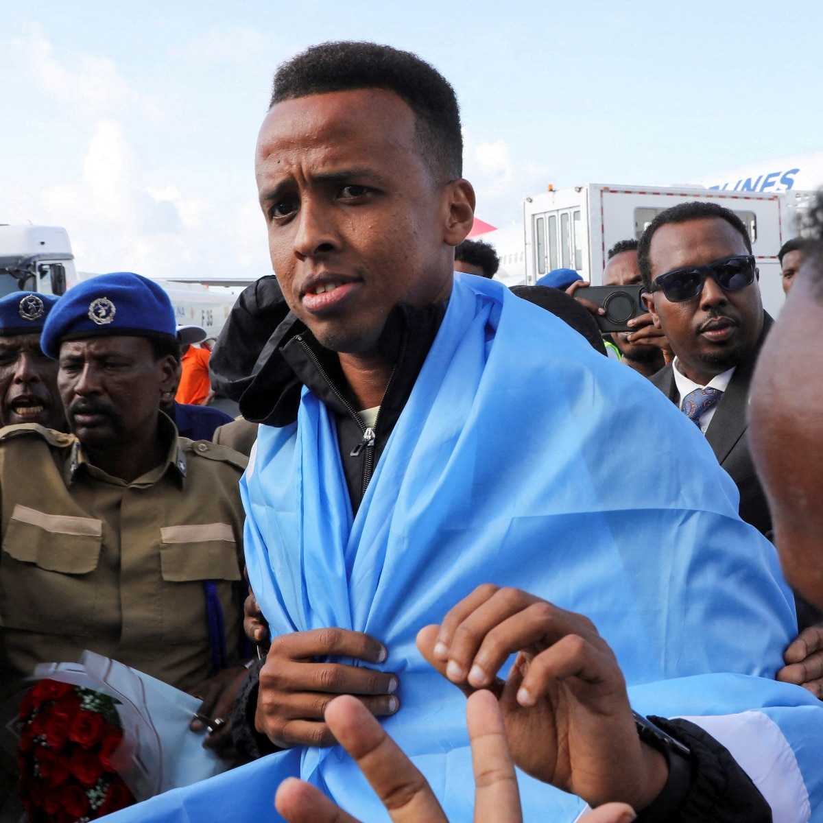 Somalia gives hero’s welcome to FIFA World Cup referee denied entry by US: Video