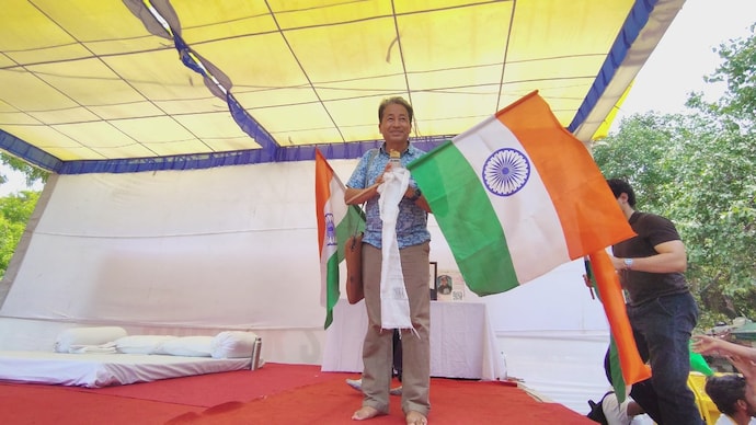 Sonam Wangchuk begins hunger strike at Delhi's Jantar Mantar