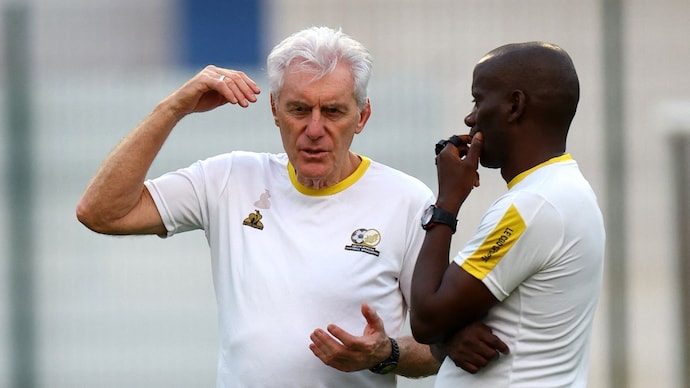 South Africa coach Hugo Broos withs assistant coach Helman Mkhalele during training (Reuters Photo) South Africa coach Hugo Broos withs assistant coach Helman Mkhalele during training