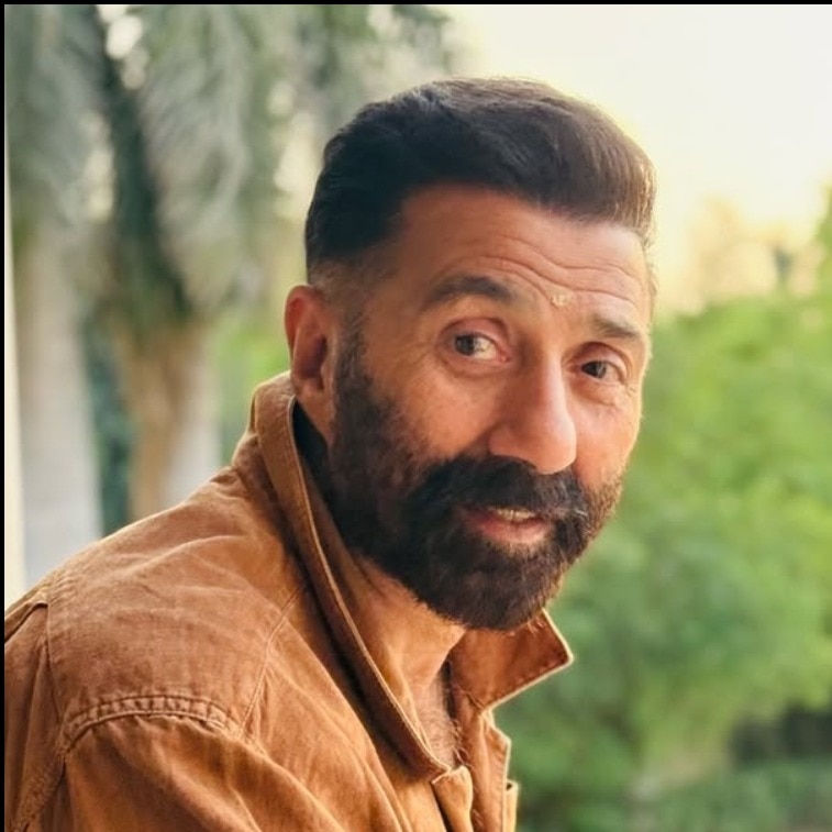 Sunny Deol showers love on Bobby for Bandar success; shares pic with mother Prakash