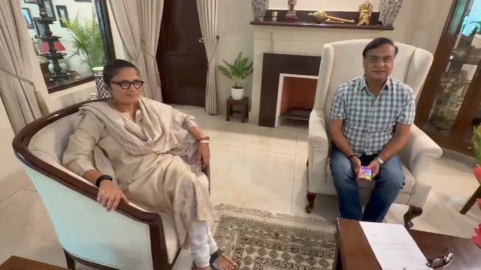 Second blow for Mamata as TMC's Sushmita Dev quits Rajya Sabha, BJP switch likely Sushmita Dev meets Assam CM Himanta Biswa Sarma in Delhi, likely to join BJP