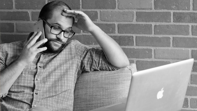 Techie rants about after-hours calls from manager, here's what Reddit told him to try