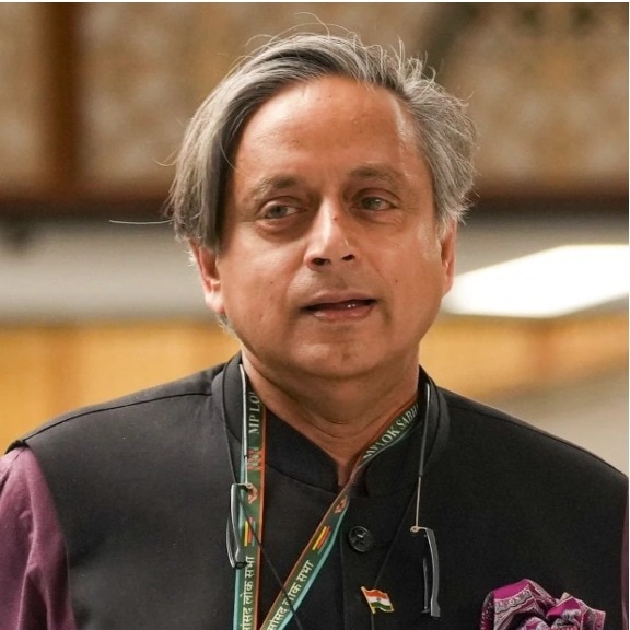 Woman's idli-chai combo gets a firm ‘no’ from Shashi Tharoor