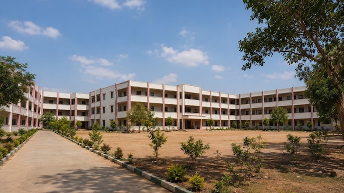 The student delivered the baby inside the school premises before throwing the newborn from the second floor. (Photo: AI-generated represenational image)