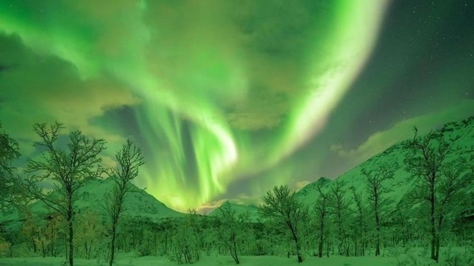 The Sun just fired one of its fastest blasts of the year at Earth. It arrives today. Auroras could light up the sky across India, Europe and Australia. Here is the science behind why this one is different. (Photo: X/@aestheticspost) The Sun just fired one of its fastest blasts of the year at Earth. It arrives Monday. Auroras could light up the sky across India, Europe and Australia. Here is the science behind why this one is different. (Photo: X/@aestheticspost)