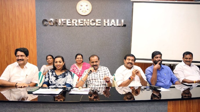 Thiruvananthapuram Mayor VV Rajesh (third from left) with fellow councillors.