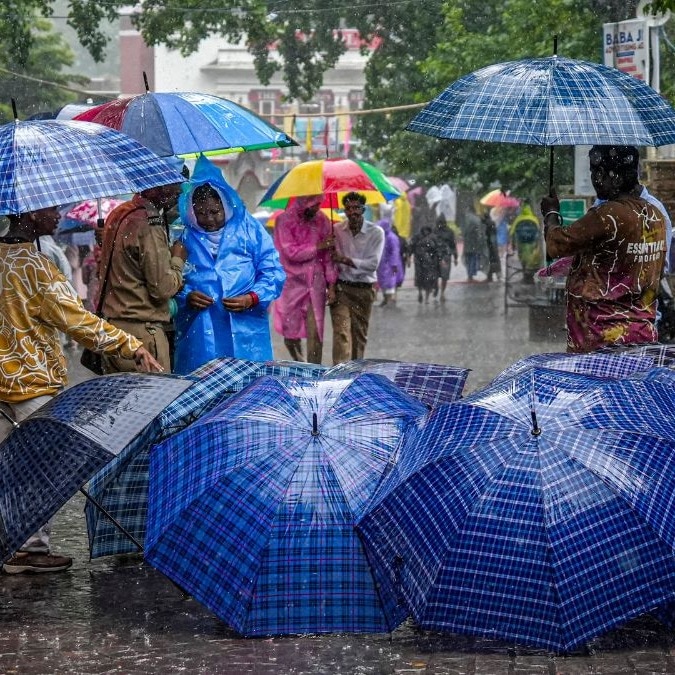 Thunderstorms, dusty winds to hit Delhi-NCR tonight, bring relief