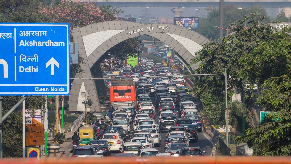 Delhi traffic advisory: Congestion near Maharani Bagh, DND-A
