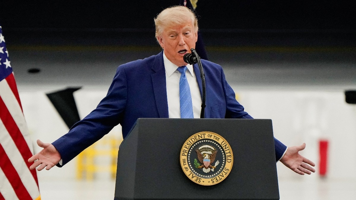 Trump warns of new U.S. strikes on Iran unless its proxies in Lebanon stop actions tied to Strait of Hormuz closure