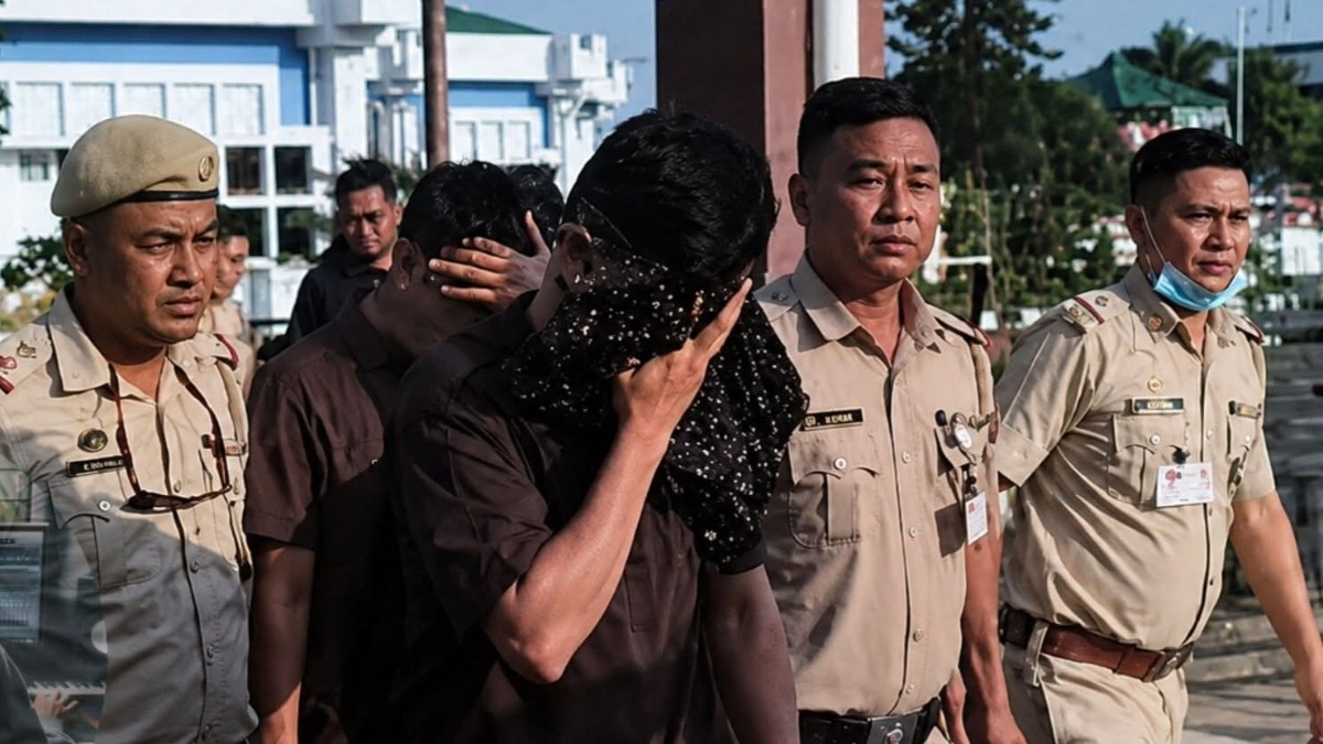 2 alleged drug smugglers arrested with 4 kg brown sugar at Imphal airport