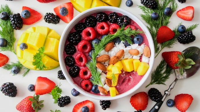 Looking for quick and healthy breakfast ideas? These easy recipes, from overnight oats to avocado toast and protein-packed bowls, help you enjoy a nutritious weekend breakfast in minutes. It's hard to find a winner in a debate between oats and eggs.