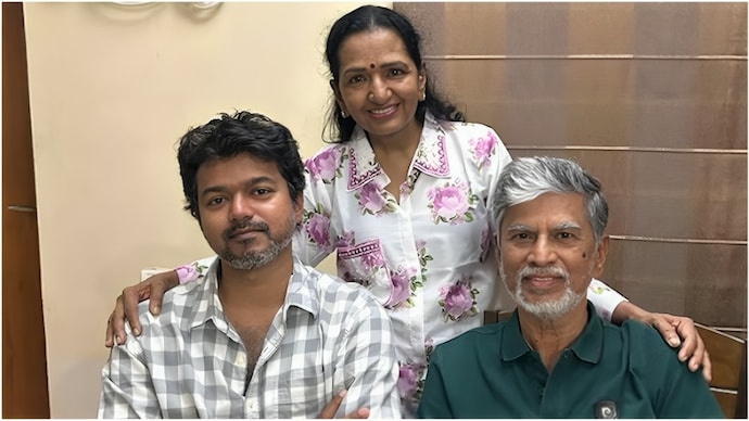 Vijay (L) with his parents Shoba Chandrasekhar and SA Chandrasekhar. Vijay with his parents Shoba Chandrasekhar and SA Chandrasekhar