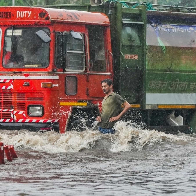 Why is it raining so heavily in Mumbai without the monsoon?