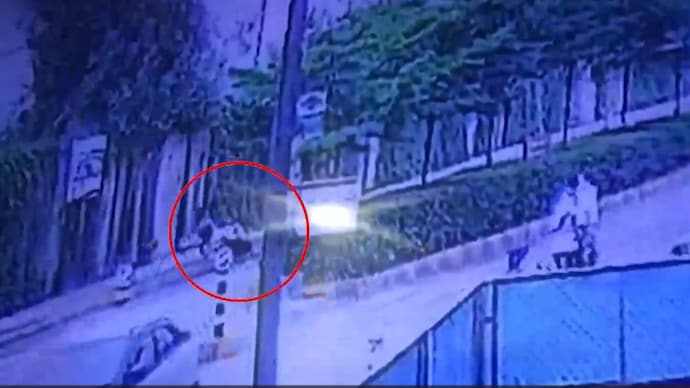 17-year-old boy, 14-year-old sister killed in Ahmedabad moped crash