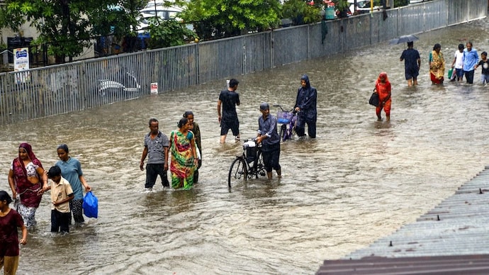 A depression over the Bay of Bengal is set to make landfall near Paradip on Monday, dragging extremely heavy rain into Odisha, Chhattisgarh and Bengal, even as Delhi and the northwest plains stay largely dry. (Photo: PTI)
