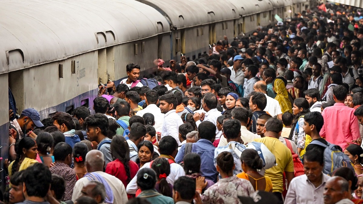Thieves steal high-tension rail wire, halt Patna-Gaya train operations for 3 hours