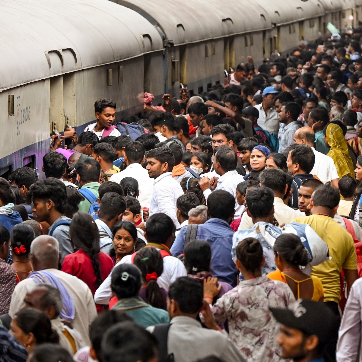 Thieves steal high-tension rail wire, halt Patna-Gaya train operations for 3 hours