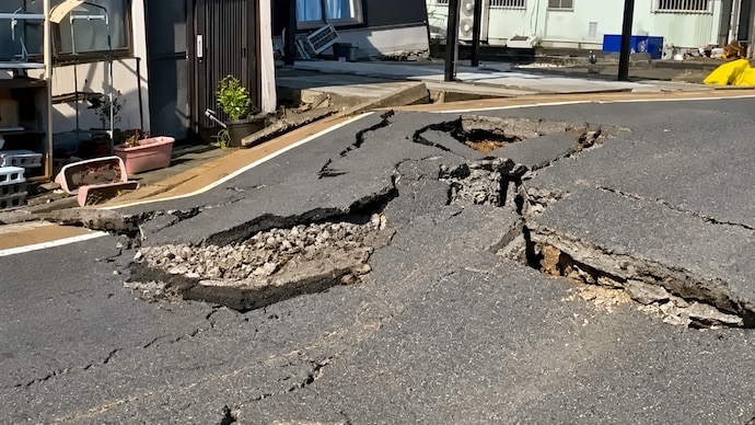 A powerful magnitude 7.1 earthquake rocked Kumamoto in southern Japan on July 28, prompting a tsunami warning along the coast. (Photo: X/@Miamitomori)