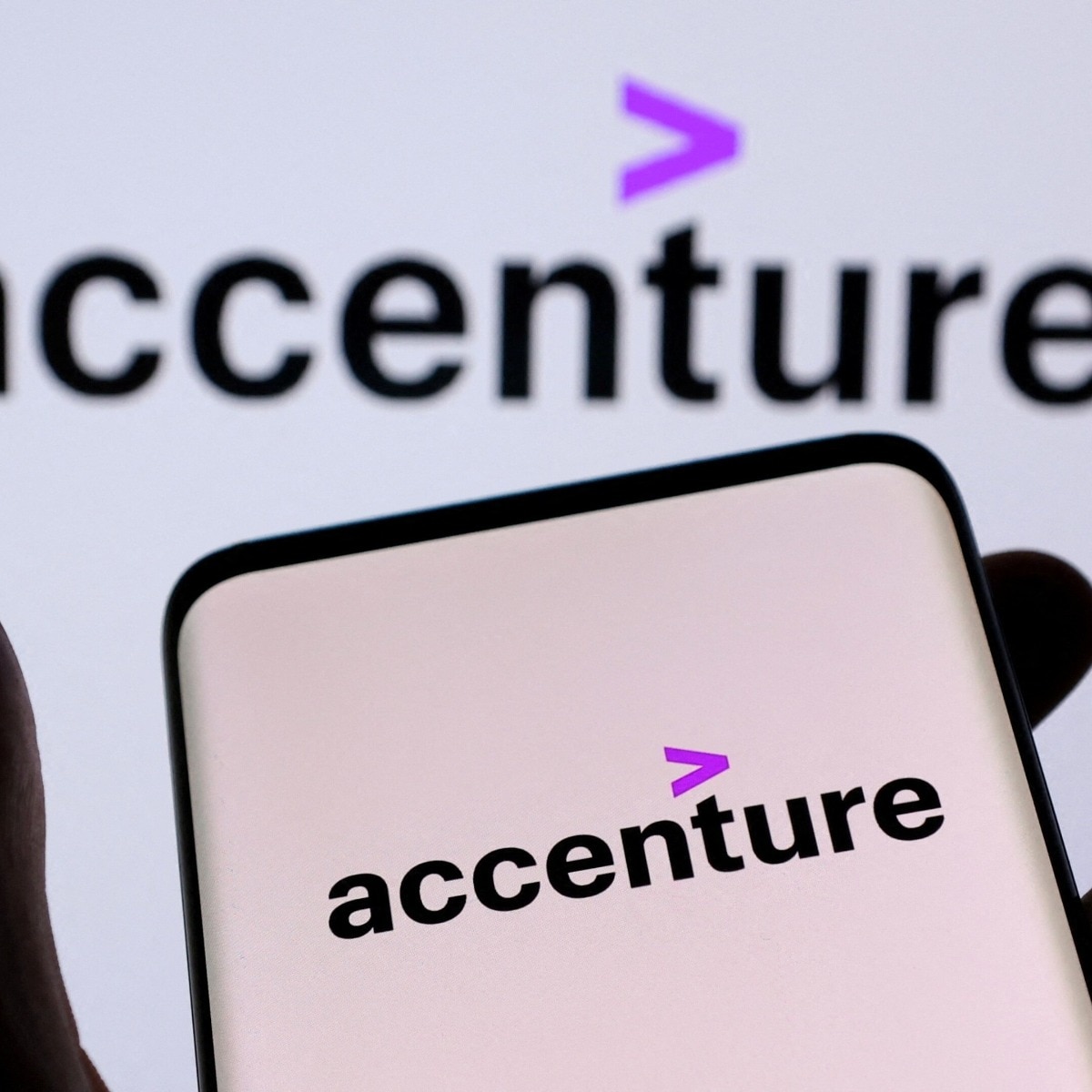 Accenture introduces new pay model: Half in salary, half as cash