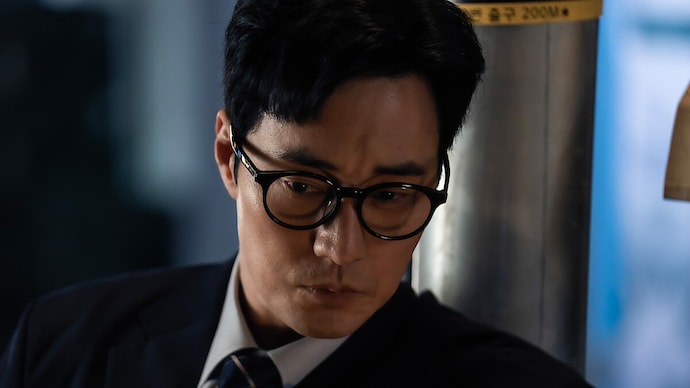 So Ji-sub in Agent Kim Reactivated