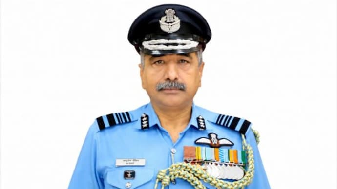 Air Marshal Dixit was given a guard of honour at Vayu Bhawan, the IAF headquarters, as he took charge as the new Vice Chief of the Air Staff.