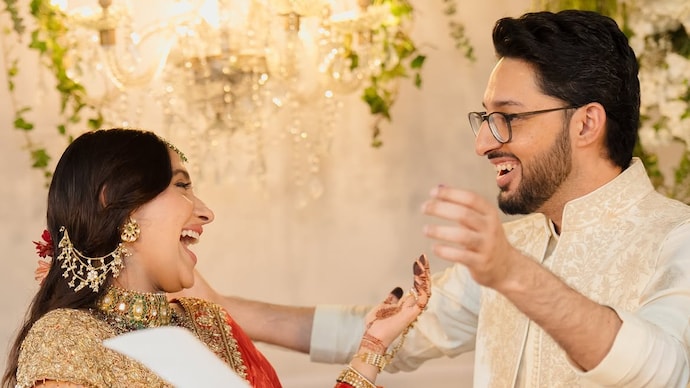 Akanksha Ranjan (L) and Sharan Sharma (R) at their private wedding ceremony. (Credit: Instagram/akanksharanjan) Akansha Ranjan, Sharan Sharma marry in intimate ceremony; Alia Bhatt leads wishes