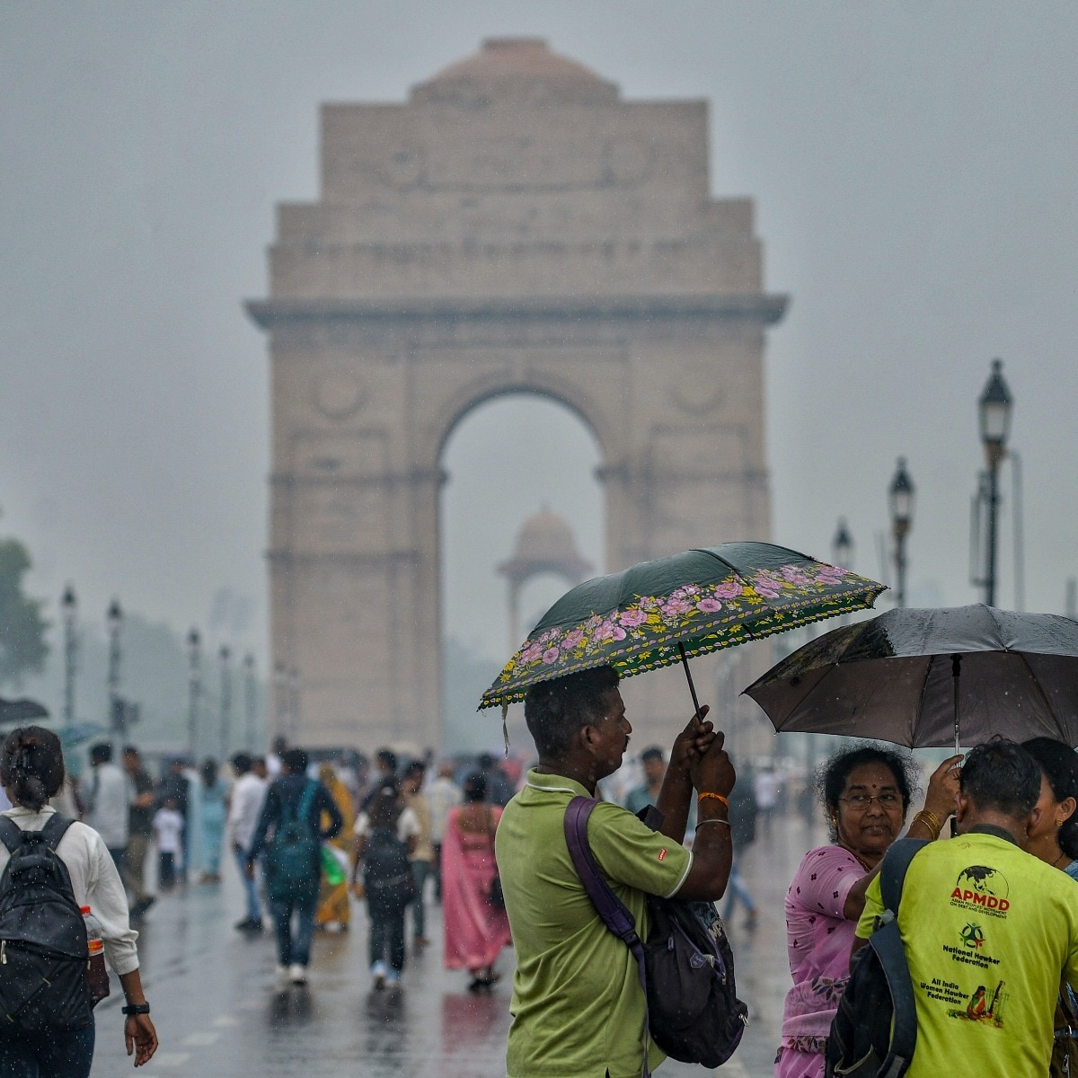 Heavy rain alert. Will monsoon showers finally hit Delhi-NCR today?