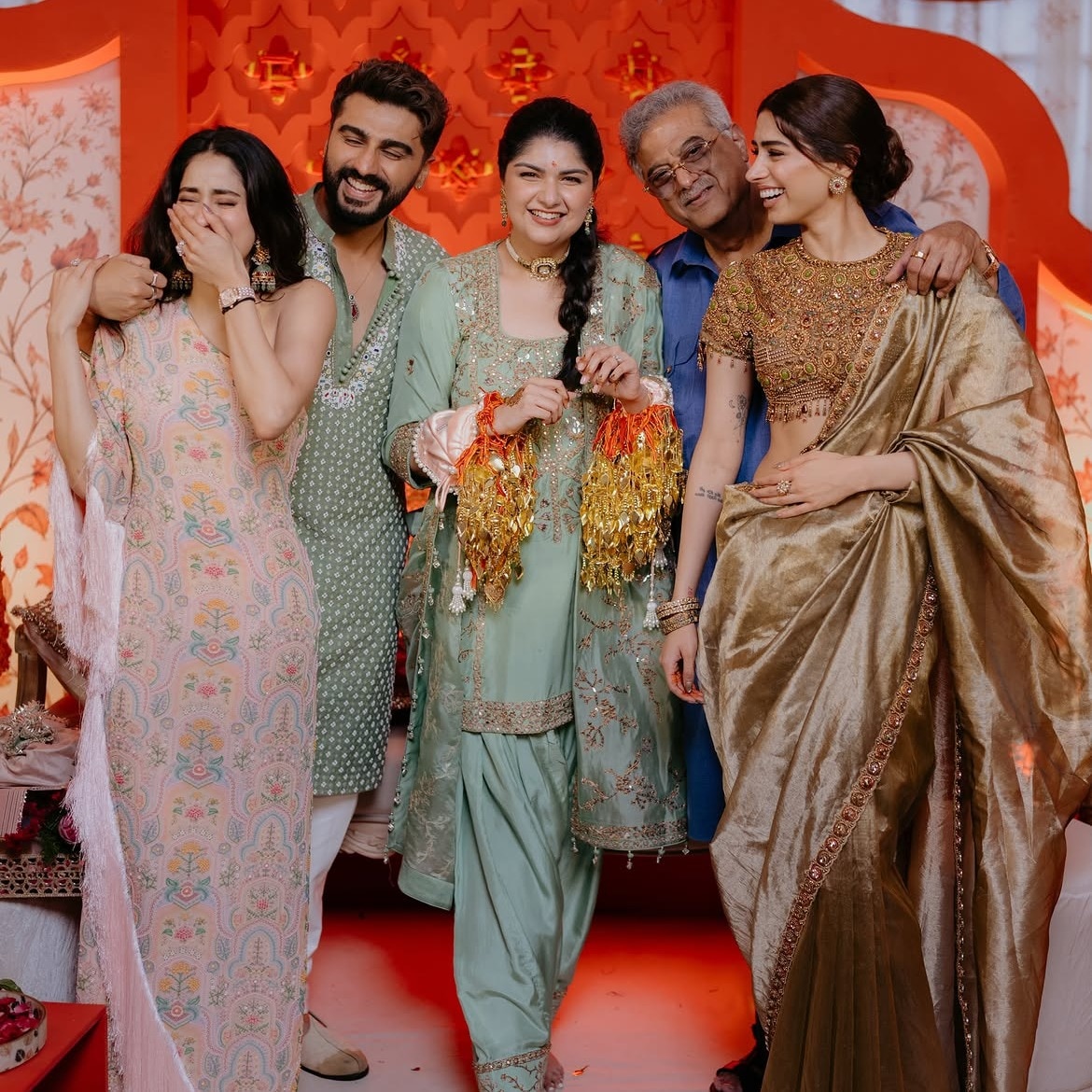 Anshula Kapoor drops kalire on Orry, Janhvi, Khushi at chooda ceremony. See pics