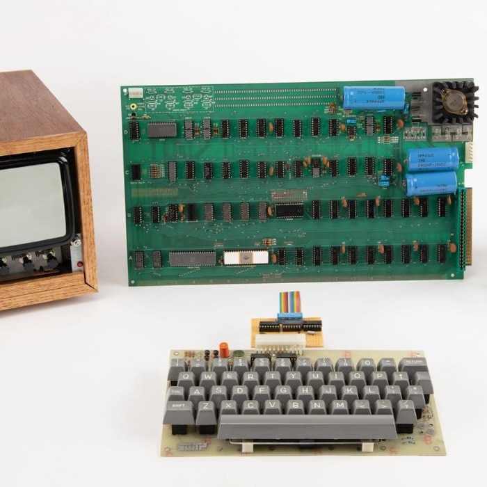 Apple-1 computer from 1976 is going up for auction, it could fetch over Rs 4.5 crore