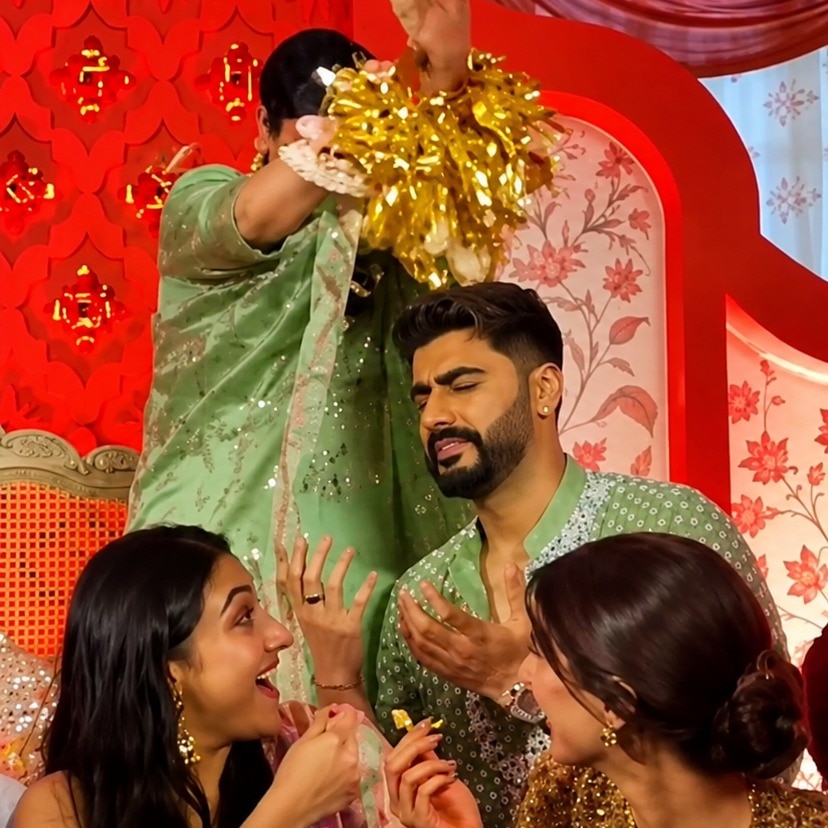 Arjun Kapoor is happier than anyone else after sister Anshula's kaleera falls on him