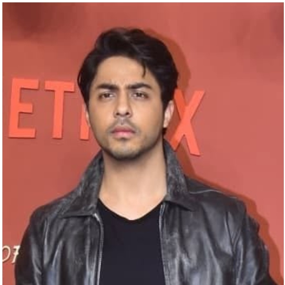 Aryan Khan sparks dating rumours after London outing with mystery girl. See pics