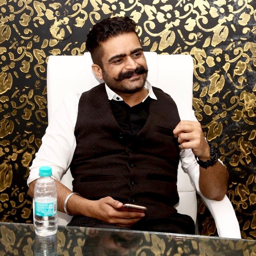 Failed Class 12, started with Rs 2,500 salary, he now leads a Rs 300 crore company