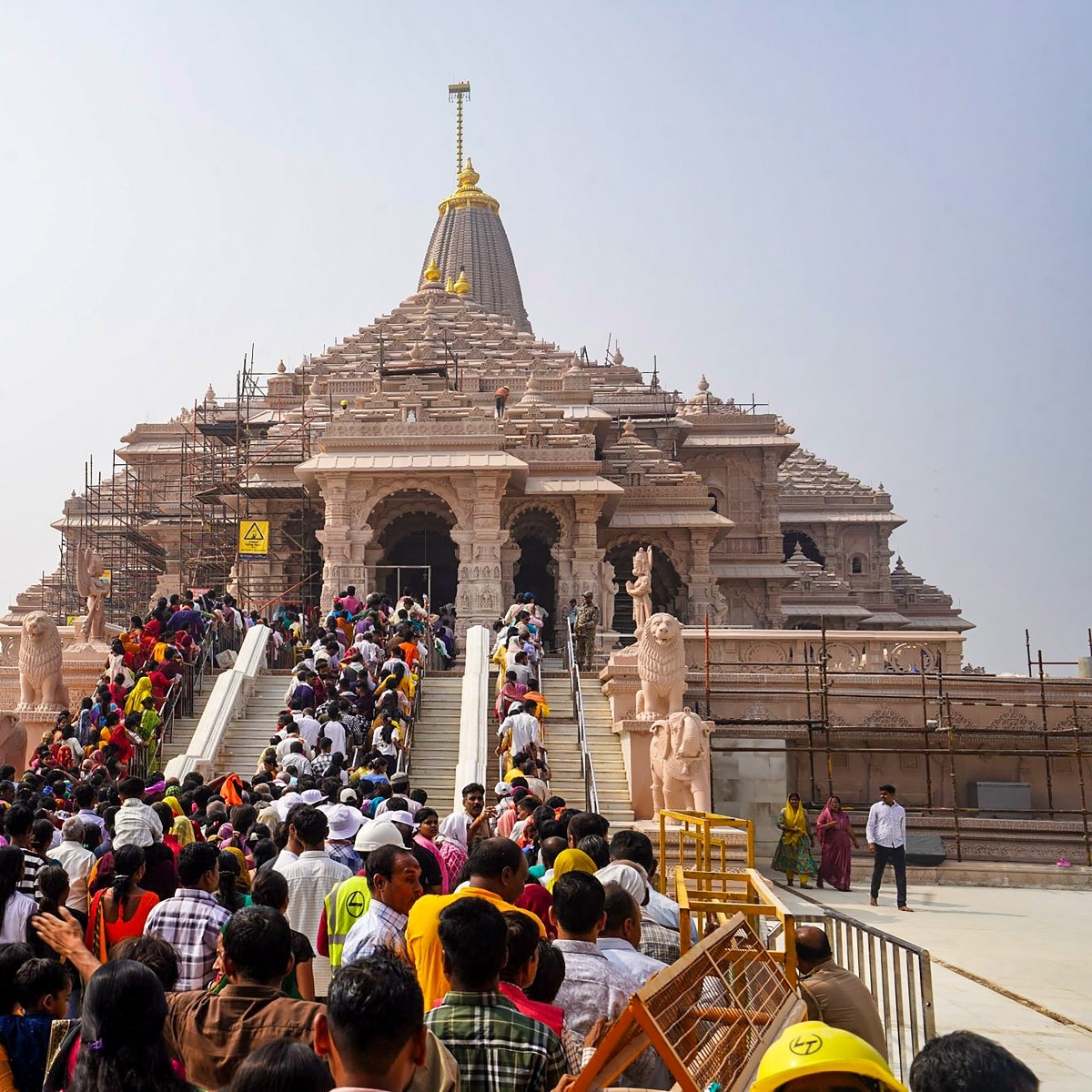 Ayodhya Bar alleges donation theft cover-up, seeks FIR against Champat Rai