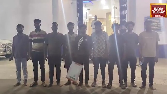 Bengal Police arrested nine Bangladeshi nationals from the premises of Bengal's Bhagabangola railway station.