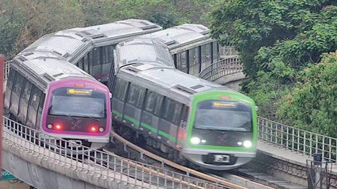 37-year-old former journalist allegedly died by suicide after jumping in front of a moving train at Bengaluru's Huskur Road Metro station (Photo: representational image) Bengaluru metro