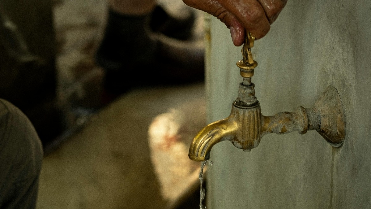 Bengaluru bans use of drinking water for pools and car washing amid rain deficit