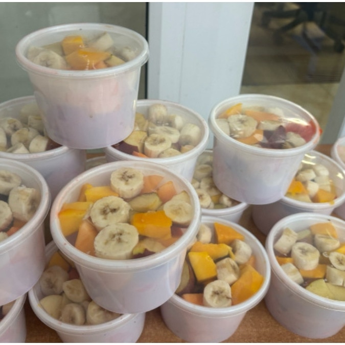 Bengaluru woman convinces office admin to swap samosas for fruits as evening snacks