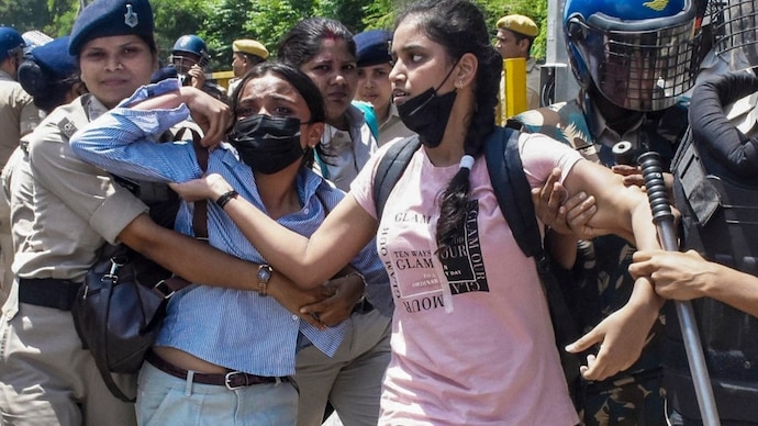 Bihar fir will be withrdrawn Neet Protesters