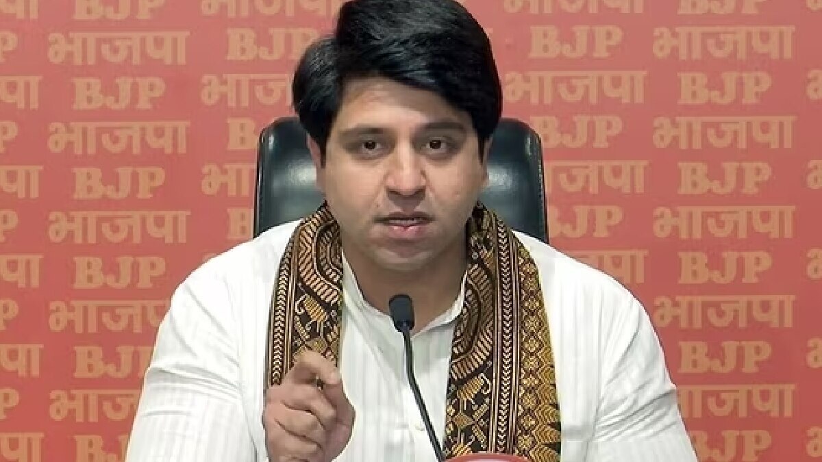 Pune-born Shehzad Poonawalla, BJP's TV face, quit the party citing 'personal reasons' — his social media activity sparked buzz