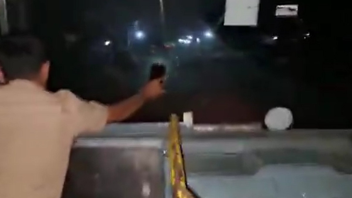 KKRTC bus video: Nikhil Kumar alleges poor maintenance, BMTC e-bus delay Karnataka mobile torch – Karnataka News KKRTC bus video: Nikhil Kumar alleges poor maintenance, BMTC e-bus delay Karnataka mobile torch – Karnataka News
