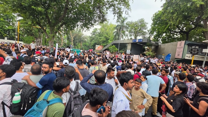 CJP protesters outside Janpath Metro station.