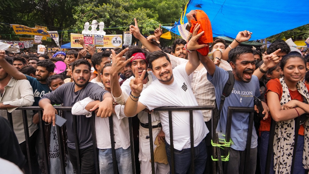 Ensure paper leaks don't happen again: Students' plea to new Education Minister