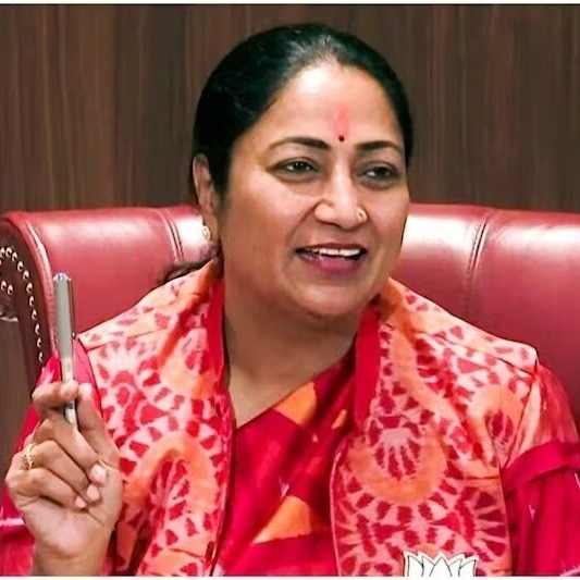 Rekha Gupta flags off 917 garbage vehicles for door-to-door waste collection in Delhi