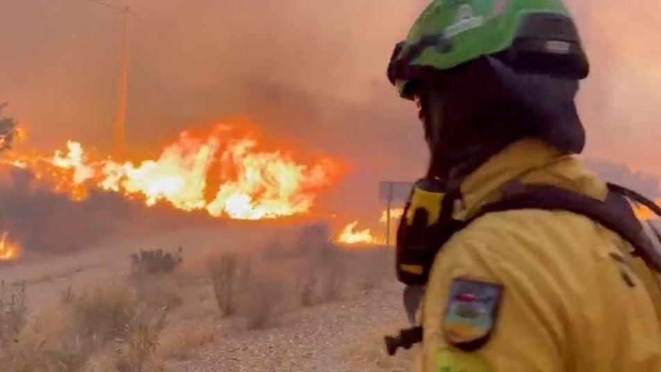 Deadly Spain wildfire leaves 11 dead, hundreds of firefighters battle blaze