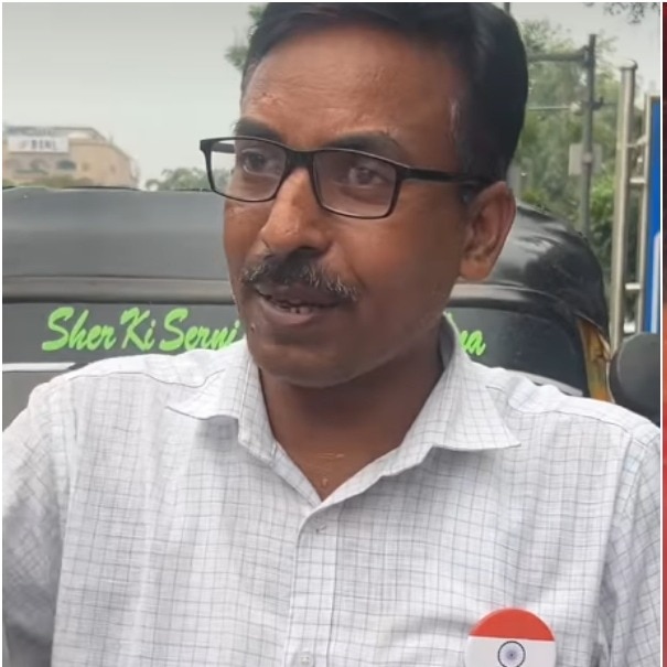 Delhi auto driver offers free rides to CJP protesters amid roadblock woes