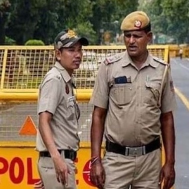 Who decides when Delhi goes into high security alert?
