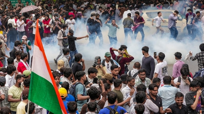 Delhi police action CJP Protest.