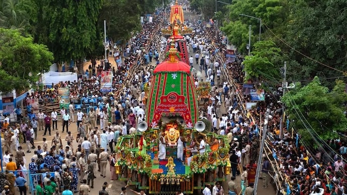 The crown of Jagannath Dev is coming from Puri, Digha is decorated around the Rath Yatra